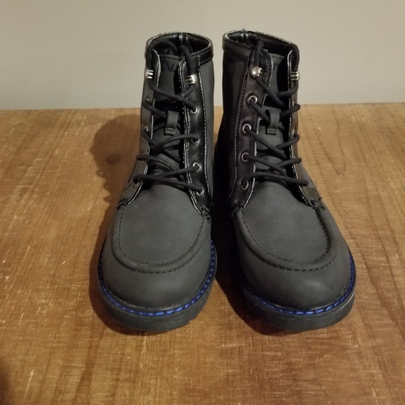 Nautica Other - Nautica Embargo Boots size 3 Little Boy Grey & Blk